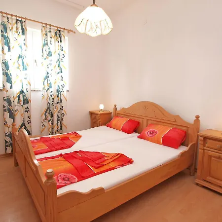 Apartman Jure 978