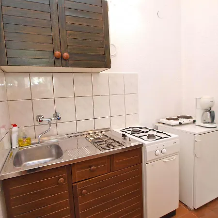 Jure 978 Apartman