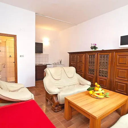 Jure 978 Apartman *