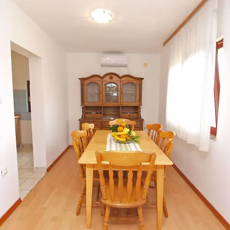 Apartman Jure 978